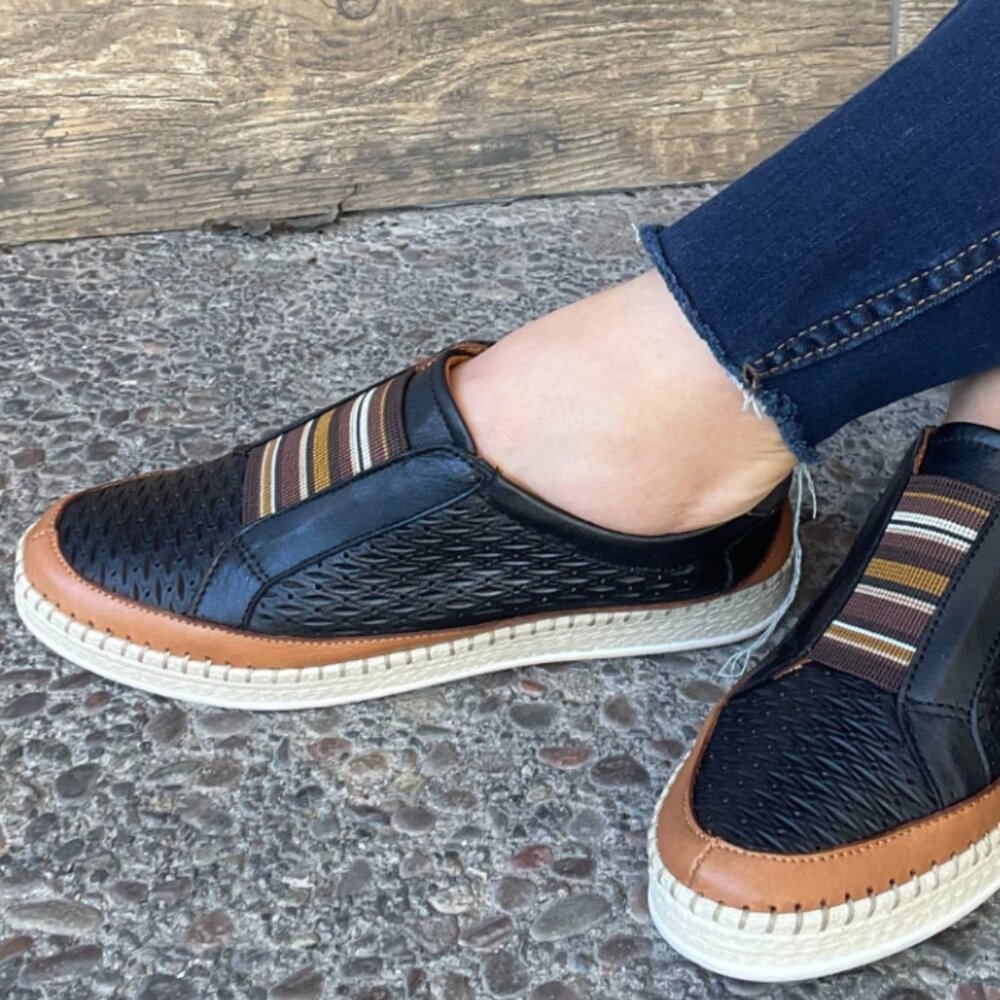 Biza Pippa shoes size 41 US 10/10.5 black multi